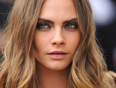 Κάρα Ντελεβίν: Επιβεβαίωσε τη σχέση της με την Ασλεϊ Μπένσον σε απονομή βραβείων (βίντεο)